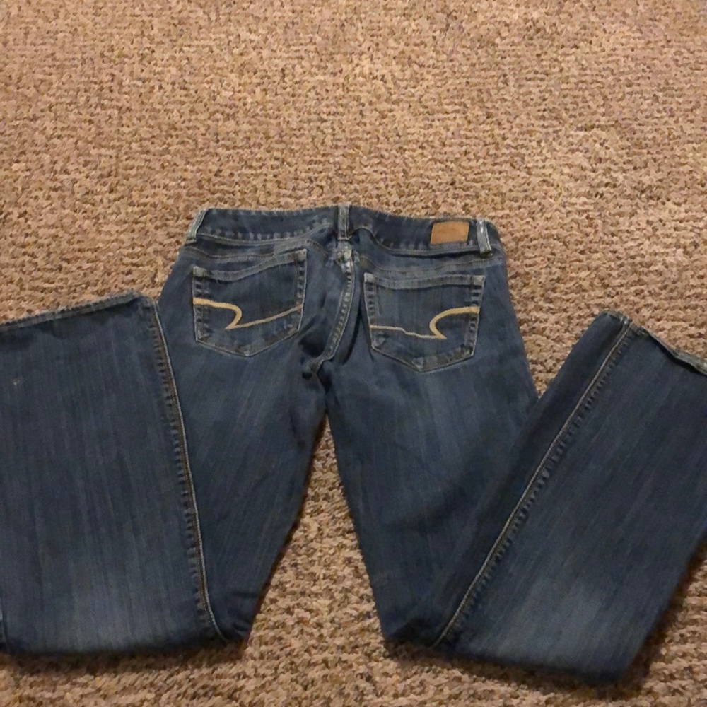 AE Medium Wash Size 2 Regular Artist Jeans